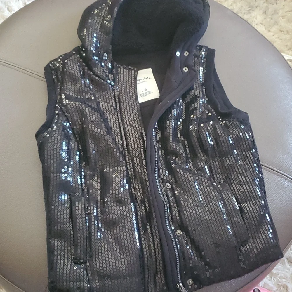Vest - Picture 1 of 2